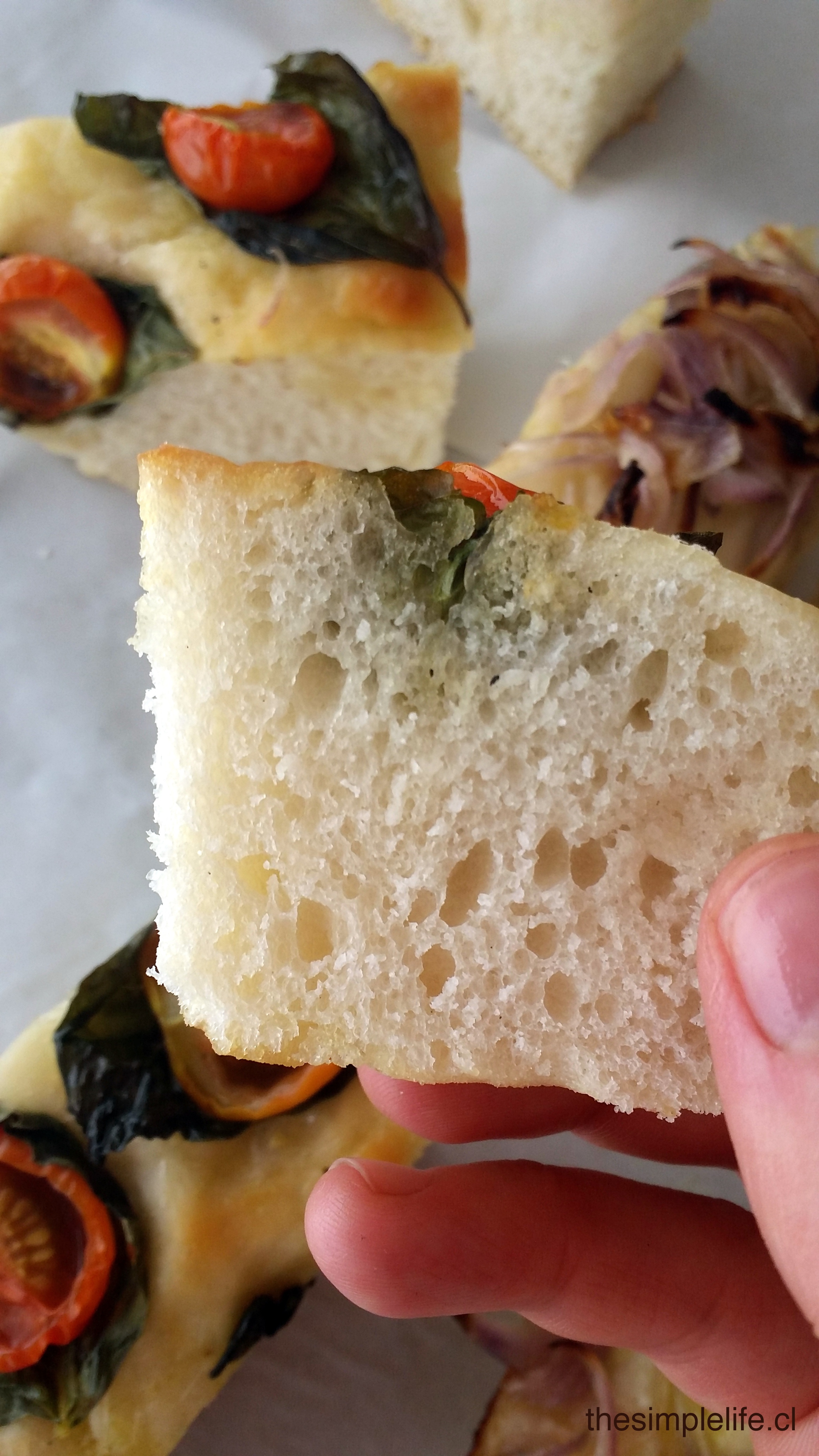 Focaccia (Básica + 2 Toppings). | The Simple Life®